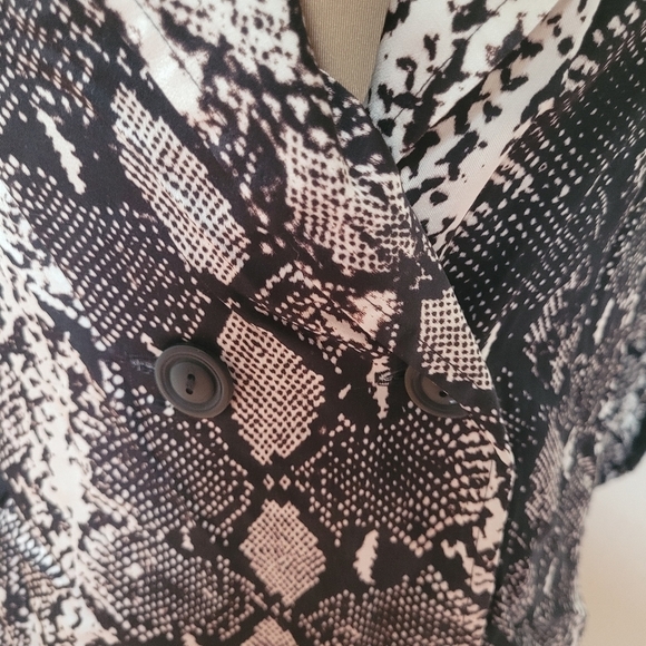 Nation Ltd Satin Snakeskin Print Jacket - Picture 4 of 5